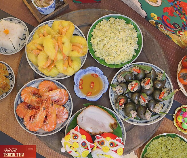 Mâm cơm mùa thu quá hấp dẫn.