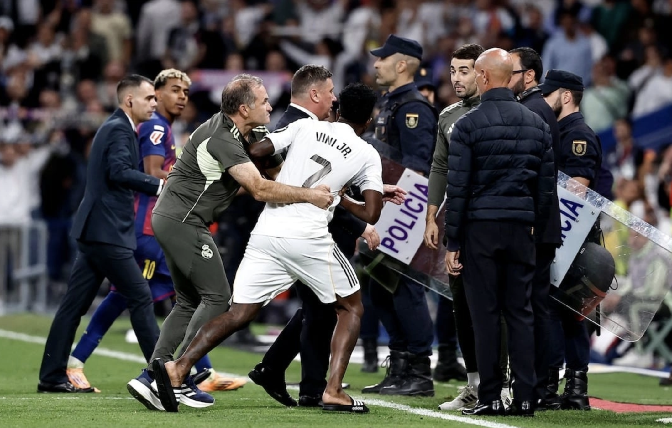 Hỗn loạn sau trận 