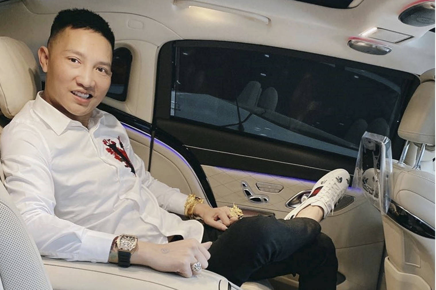 Huấn Hoa Hồng kiếm tiền từ đâu?- Ảnh 2.