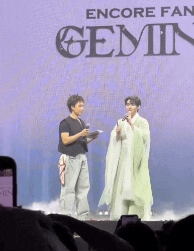 Nam ca sĩ Việt lên hot search Weibo 12 triệu lượt đọc với từ khóa đạo nhái sao Trung Quốc là ai?- Ảnh 3. Nam ca sĩ Việt lên hot search Weibo 12 triệu lượt đọc với từ khóa đạo nhái sao Trung Quốc là ai?- Ảnh 3.