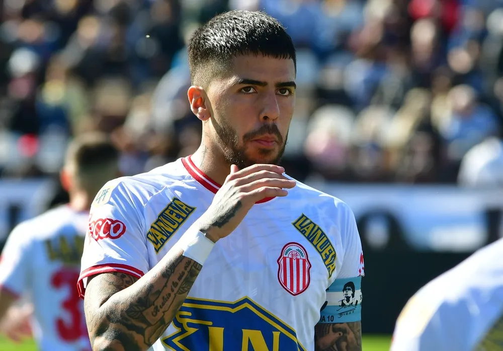 hy-huu-trong-tai-bi-treo-coi-vinh-vien-sau-khi-rut-the-do-cho-con-trai-cua-chu-tich-lien-doan (1).jpg