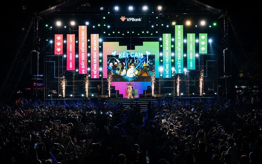 ISAAC, MONO bùng nổ tại đêm nhạc Prime Night - VPBank Đất Sen Hồng Music Marathon 2025- Ảnh 1. ISAAC, MONO bùng nổ tại đêm nhạc Prime Night - VPBank Đất Sen Hồng Music Marathon 2025- Ảnh 1.