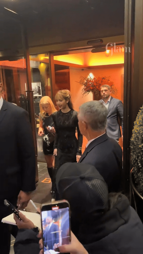 Giữa lúc Jisoo lẫn Rosé lao đao, chỉ Lisa 