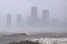 Bão Matmo đổ bộ, loạt điểm du lịch Trung Quốc 'vỡ trận'