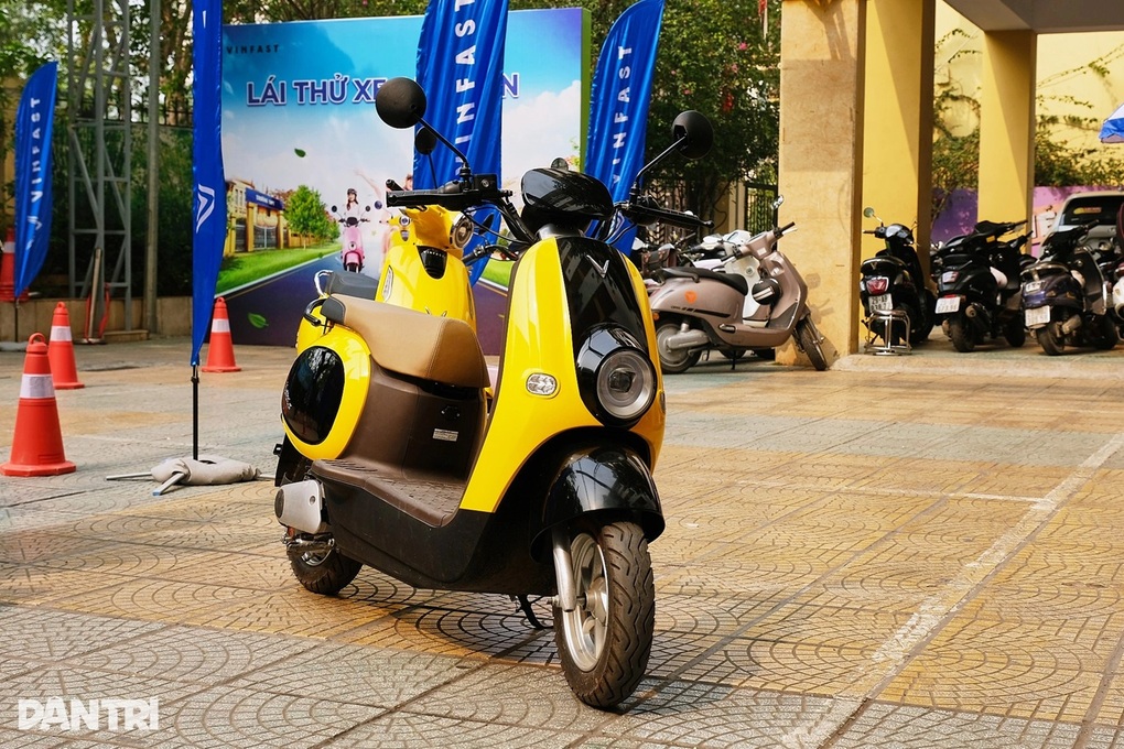 Khách Việt chuộng sản phẩm “xanh”, xe máy điện được đà tăng mạnh tiêu thụ - 1