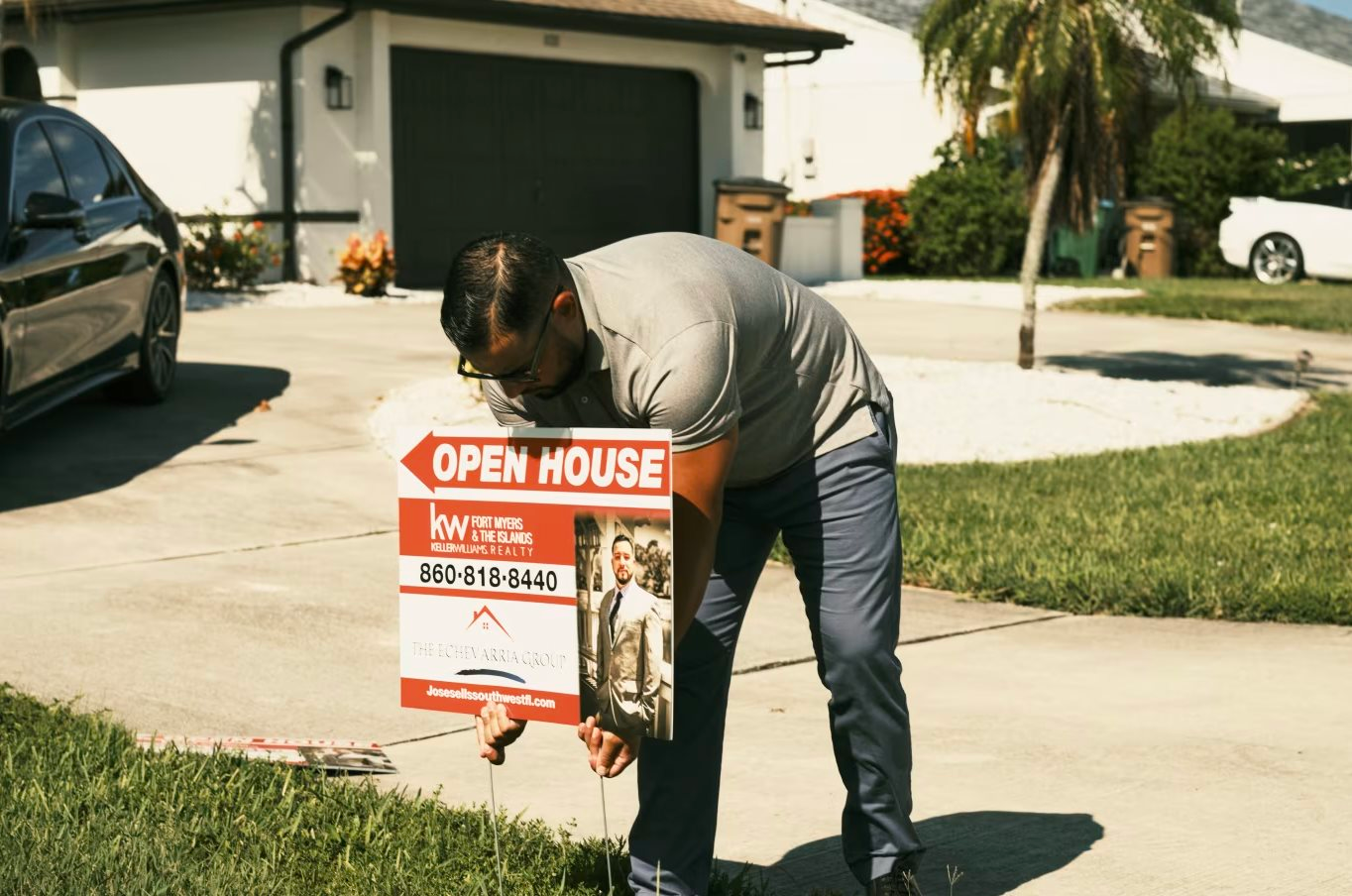 Bong bóng bất động sản đã nổ tung ở 1 thành phố: Khách hàng từng ‘xuống tiền’ mua nhà qua Zoom, nay bán lỗ cả tỷ đồng vẫn ế hàng- Ảnh 1.
