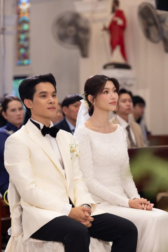 á hậu Quỳnh Châu, Chế Nguyễn Quỳnh Châu, sao Việt 