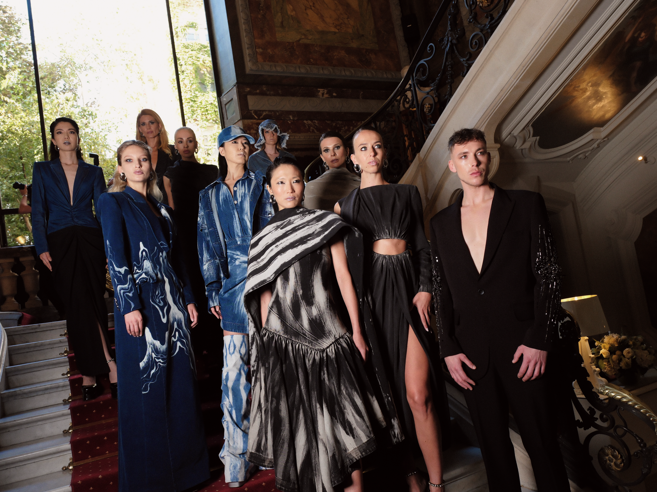 Khi chất liệu denim Việt Nam vươn mình bước ra thế giới, chạm tới Paris Fashion Week - Ảnh 1.