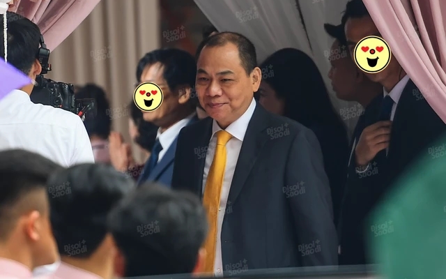 Khoảnh khắc hiếm khi các chủ tịch và phu nhân nổi tiếng Việt Nam “ra mặt” đi cưới vợ cho con- Ảnh 2. Khoảnh khắc hiếm khi các chủ tịch và phu nhân nổi tiếng Việt Nam “ra mặt” đi cưới vợ cho con- Ảnh 2.