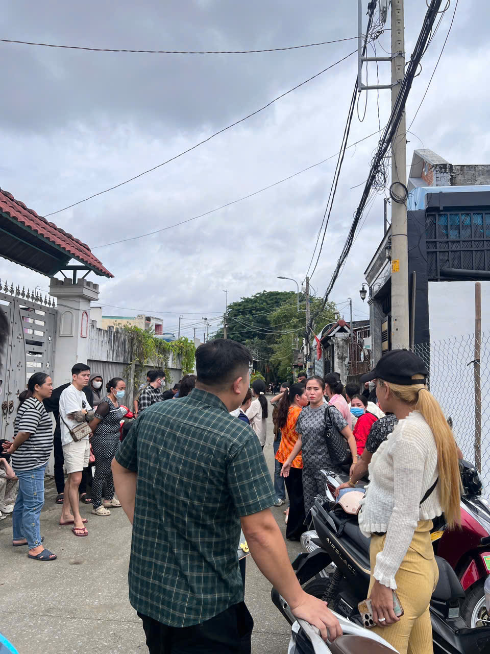 Khóc ròng trước chiêu trò của bà chủ hụi 34 tuổi - Ảnh 1.