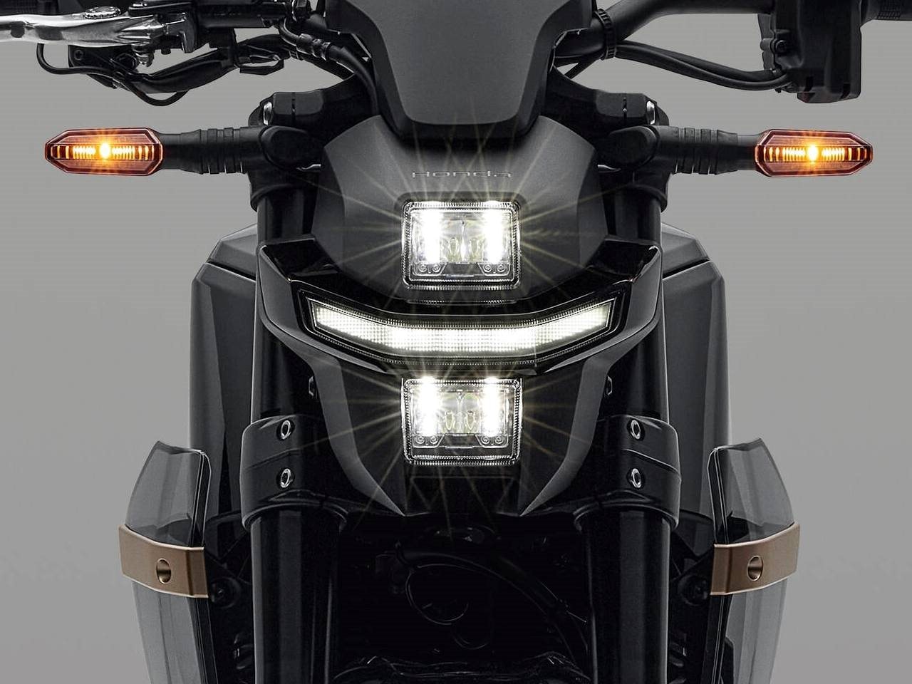 Xe máy điện Honda mới toanh vừa ra mắt: Khỏe ngang xe 1000 cc, sạc nhanh chỉ 30 phút, dáng cực đẹp- Ảnh 1.