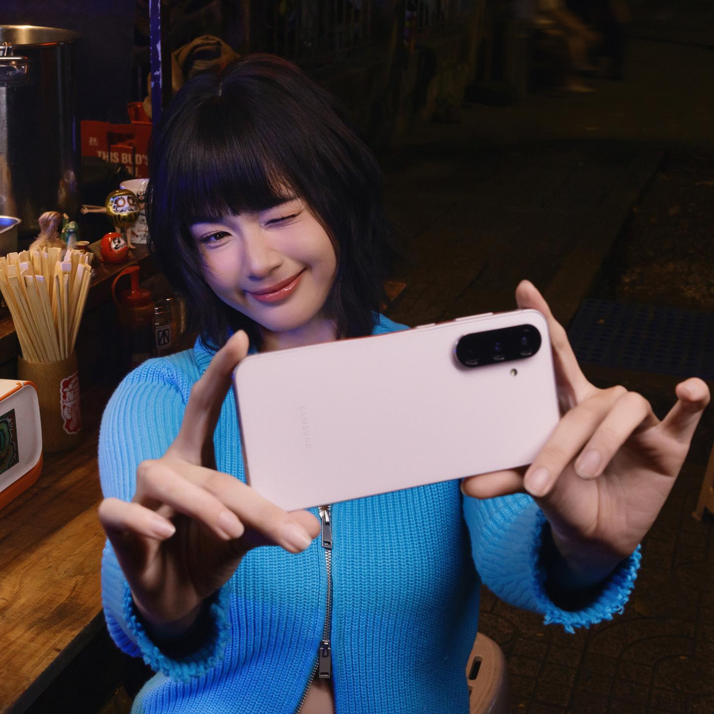 Không chỉ smartphone đơn thuần, Galaxy A56 5G là chất xúc tác sáng tạo cho thế hệ trẻ- Ảnh 1. Không chỉ smartphone đơn thuần, Galaxy A56 5G là chất xúc tác sáng tạo cho thế hệ trẻ- Ảnh 1.