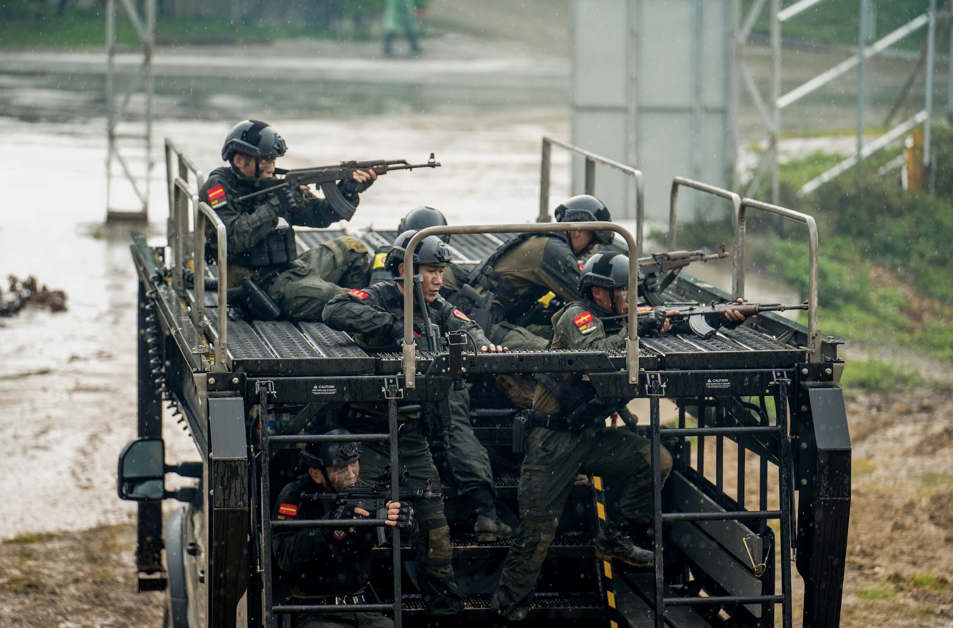 Không chịu nổi với Lê Dương Bảo Lâm, Kiều Minh Tuấn- Ảnh 4.