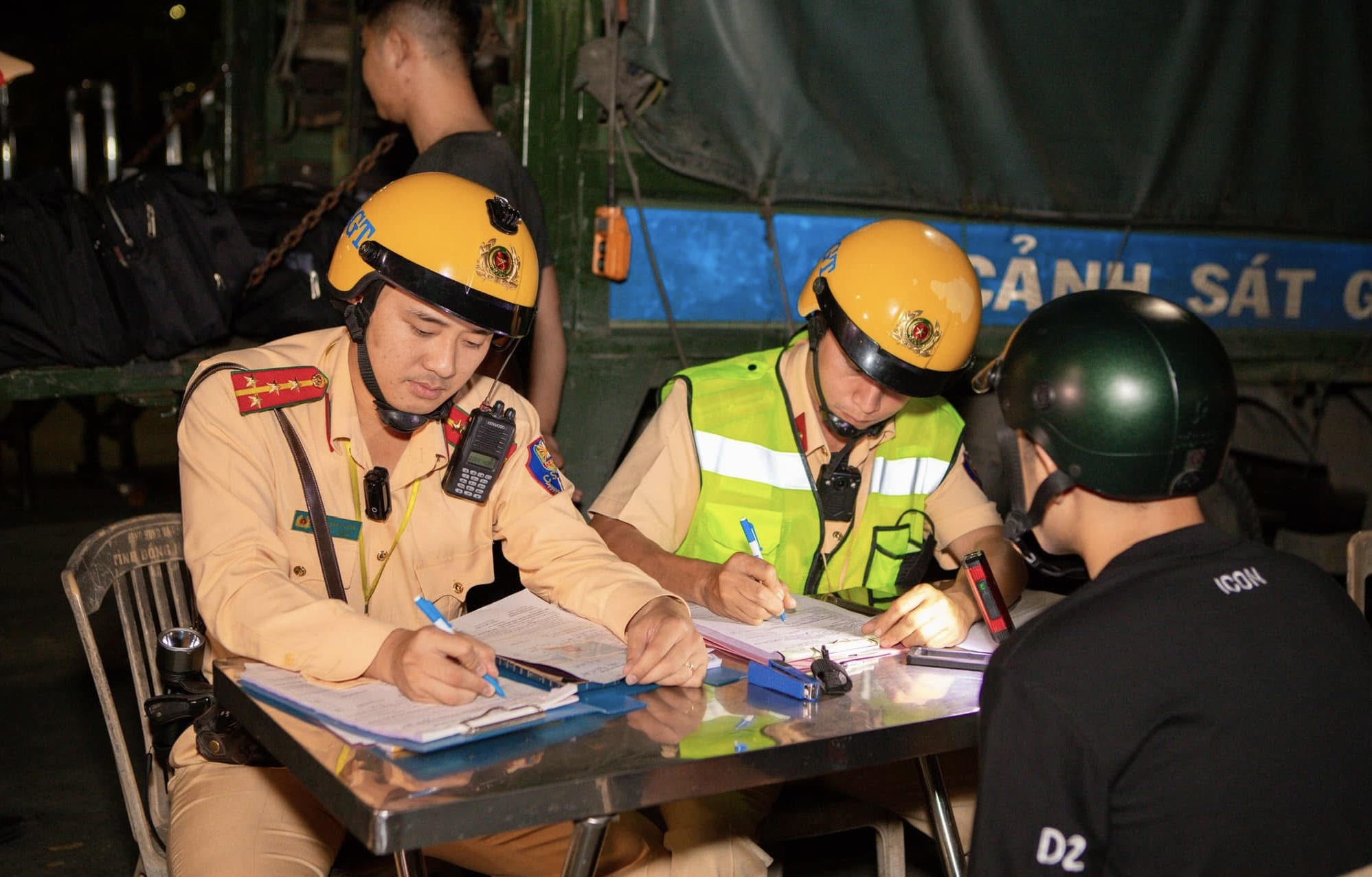 Không có tiền đóng phạt nguội, xin giảm được không? - Ảnh 1.