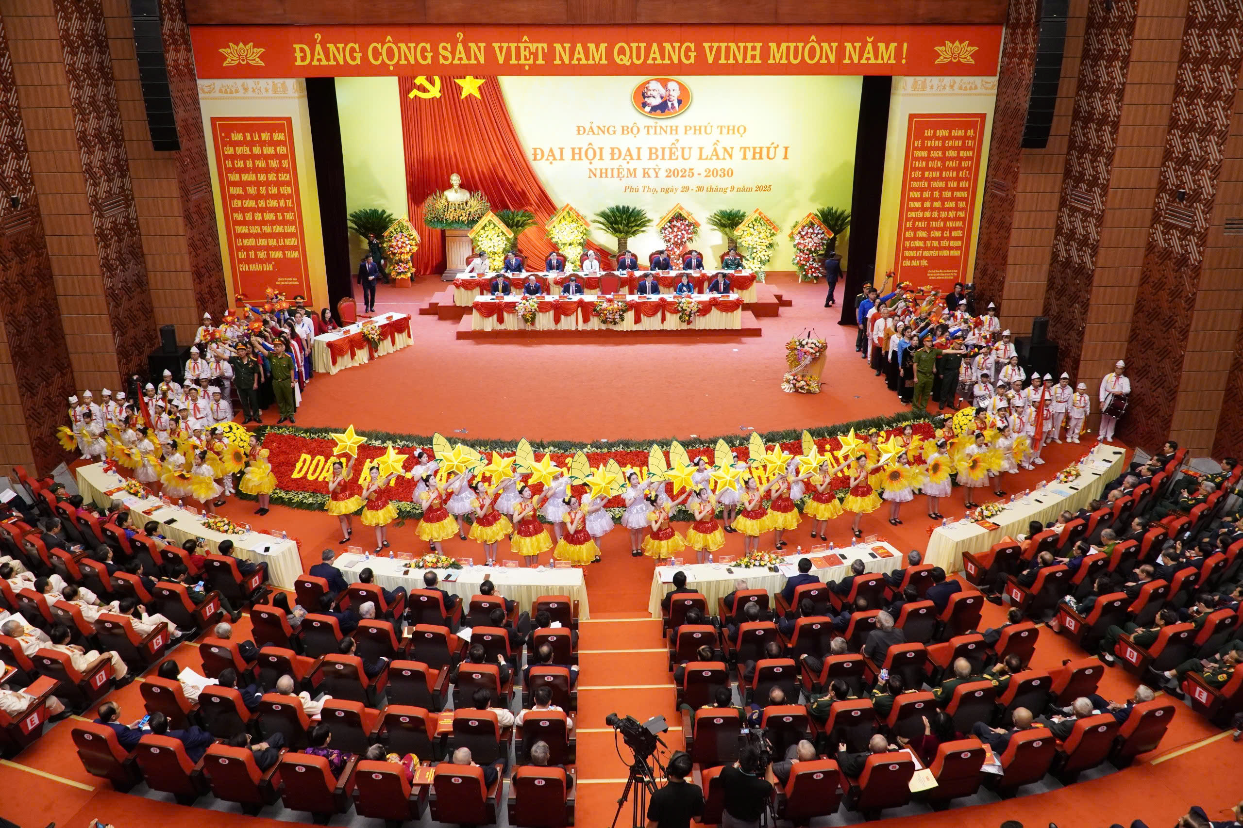 'Không đánh đổi môi trường, an sinh xã hội lấy tăng trưởng đơn thuần' 1 Chủ tịch nước: 'Không đánh đổi môi trường, an sinh xã hội lấy tăng trưởng đơn thuần' - Ảnh 1.