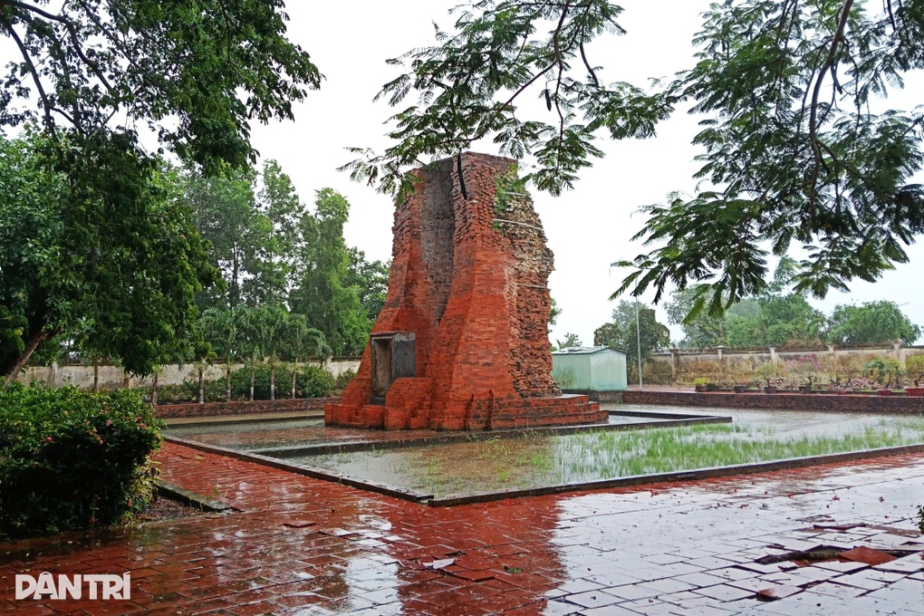 Khu tháp cổ nghìn năm tuổi... mưa lớn là ngập: Phương án bảo vệ ra sao? - 1