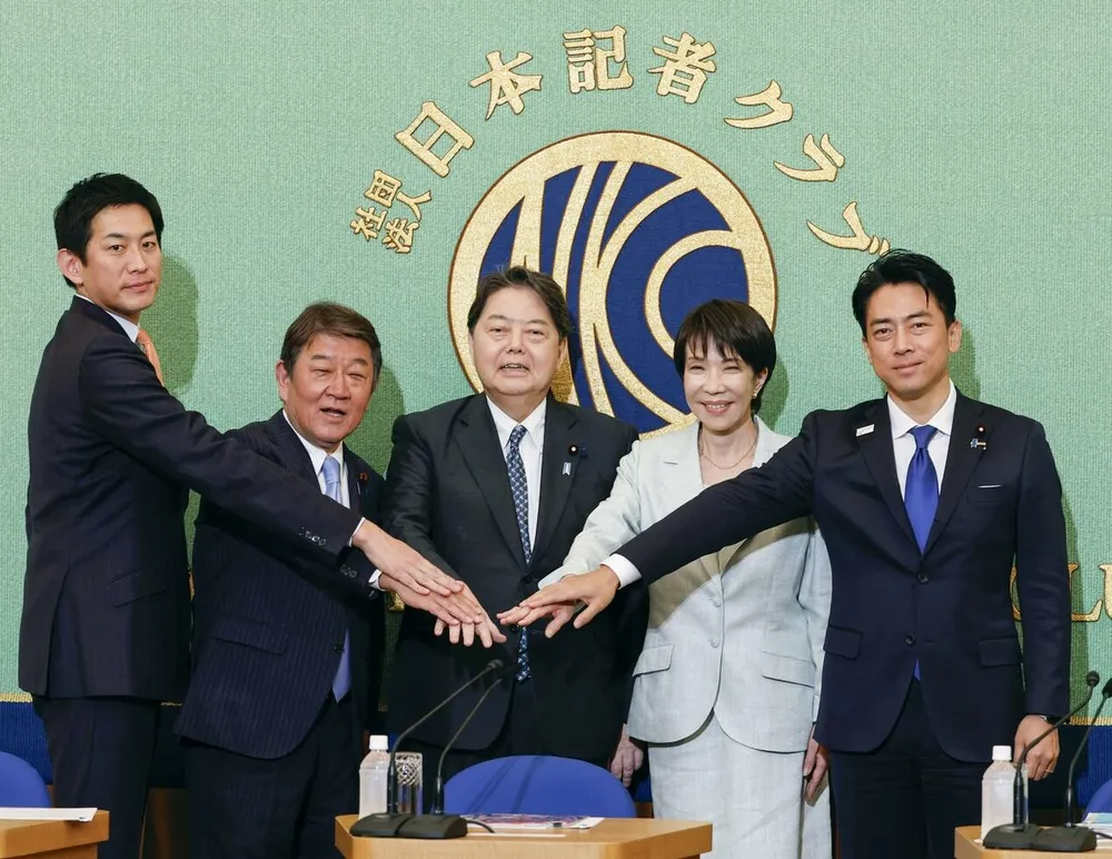 Năm ứng cử viên tham gia cuộc đua lãnh đạo đảng cầm quyền Dân chủ Tự do của Nhật. Ảnh: KYODO NEWS lãnh đạo đảng cầm quyền Nhật.jpg