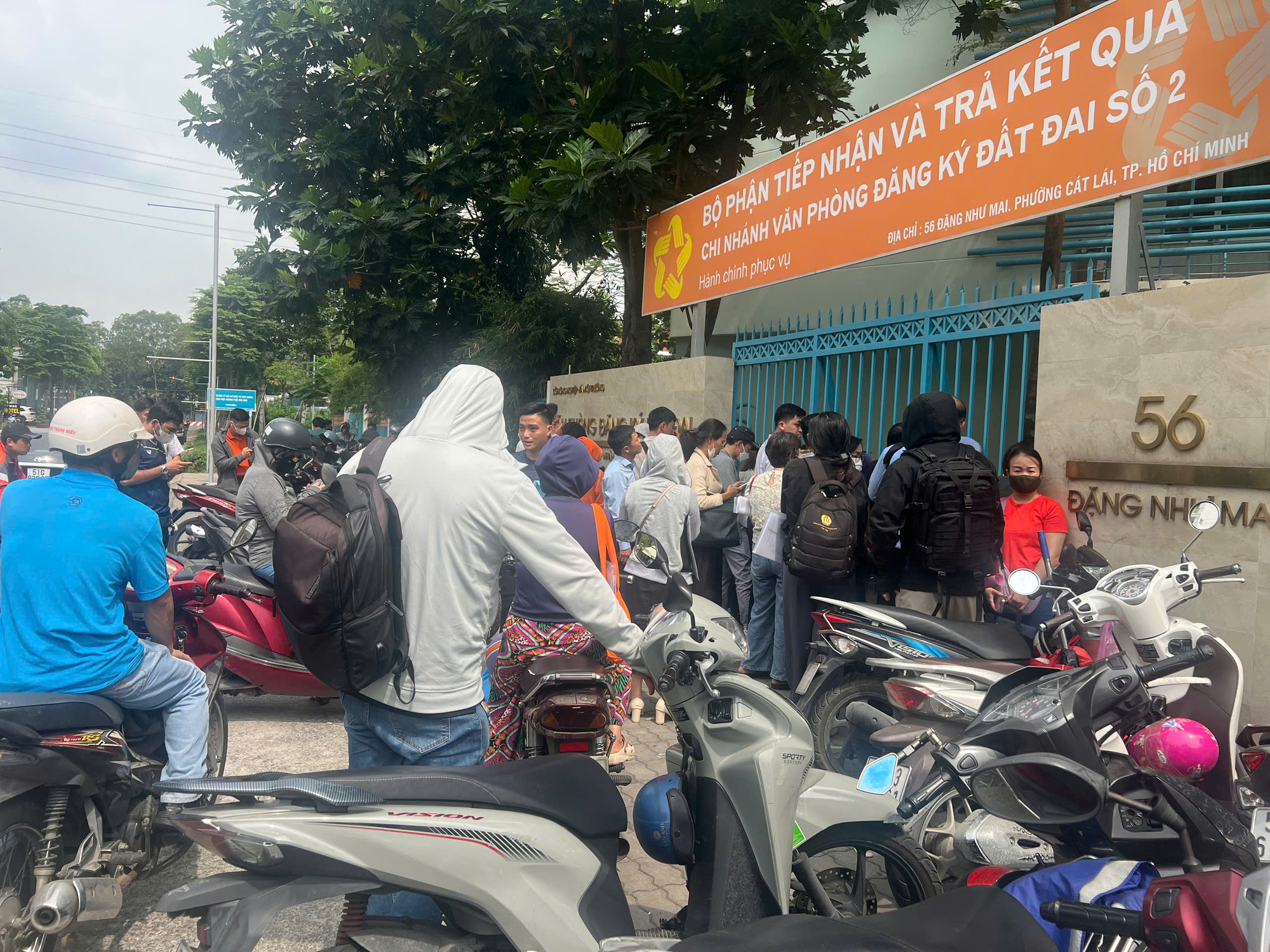 Kiến nghị giữ nguyên mô hình 703 Chi nhánh Văn phòng Đăng ký đất đai- Ảnh 1. Kiến nghị giữ nguyên mô hình 703 Chi nhánh Văn phòng Đăng ký đất đai- Ảnh 1.