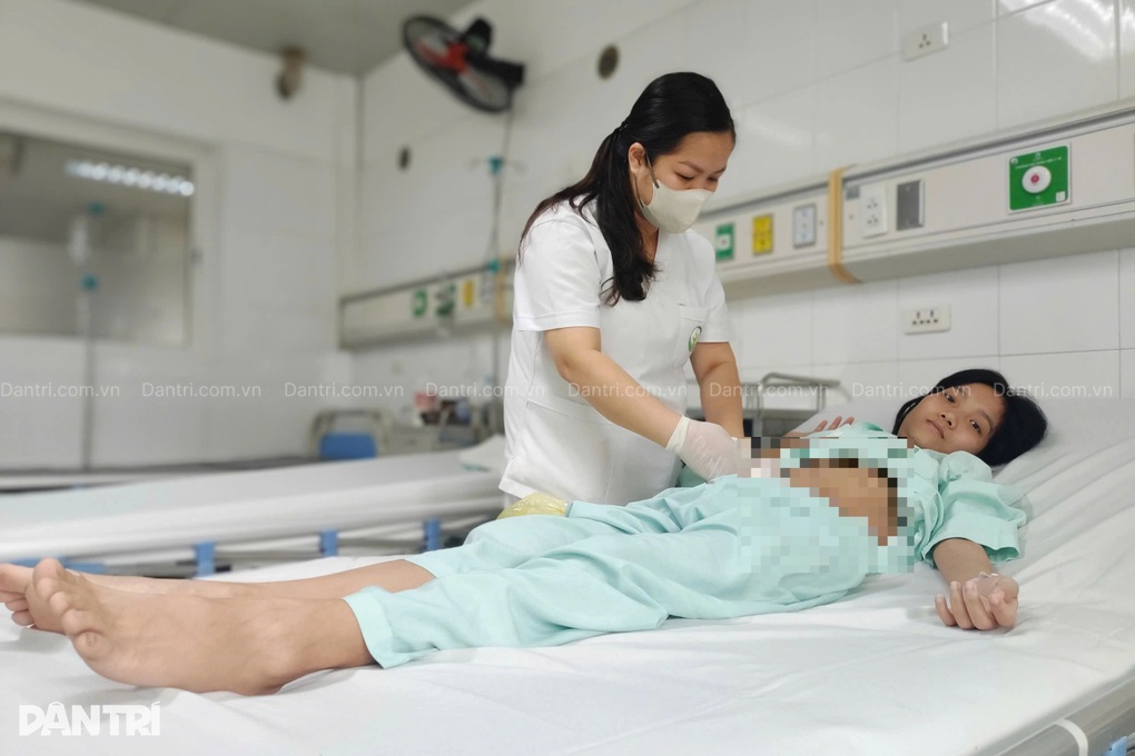 Kiệt quệ sau 7 năm mang “bệnh hiểm”, cô gái 23 tuổi khẩn cầu sự giúp đỡ - 1