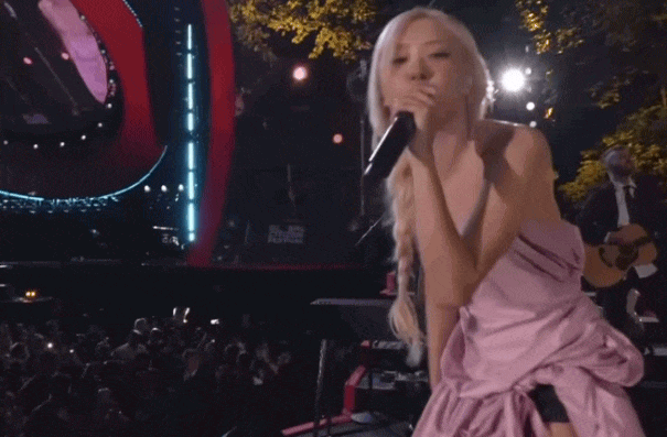 “Kính chiếu yêu” trên đất Mỹ bóc trần kỹ năng của thành viên hát hay nhất BLACKPINK- Ảnh 2.