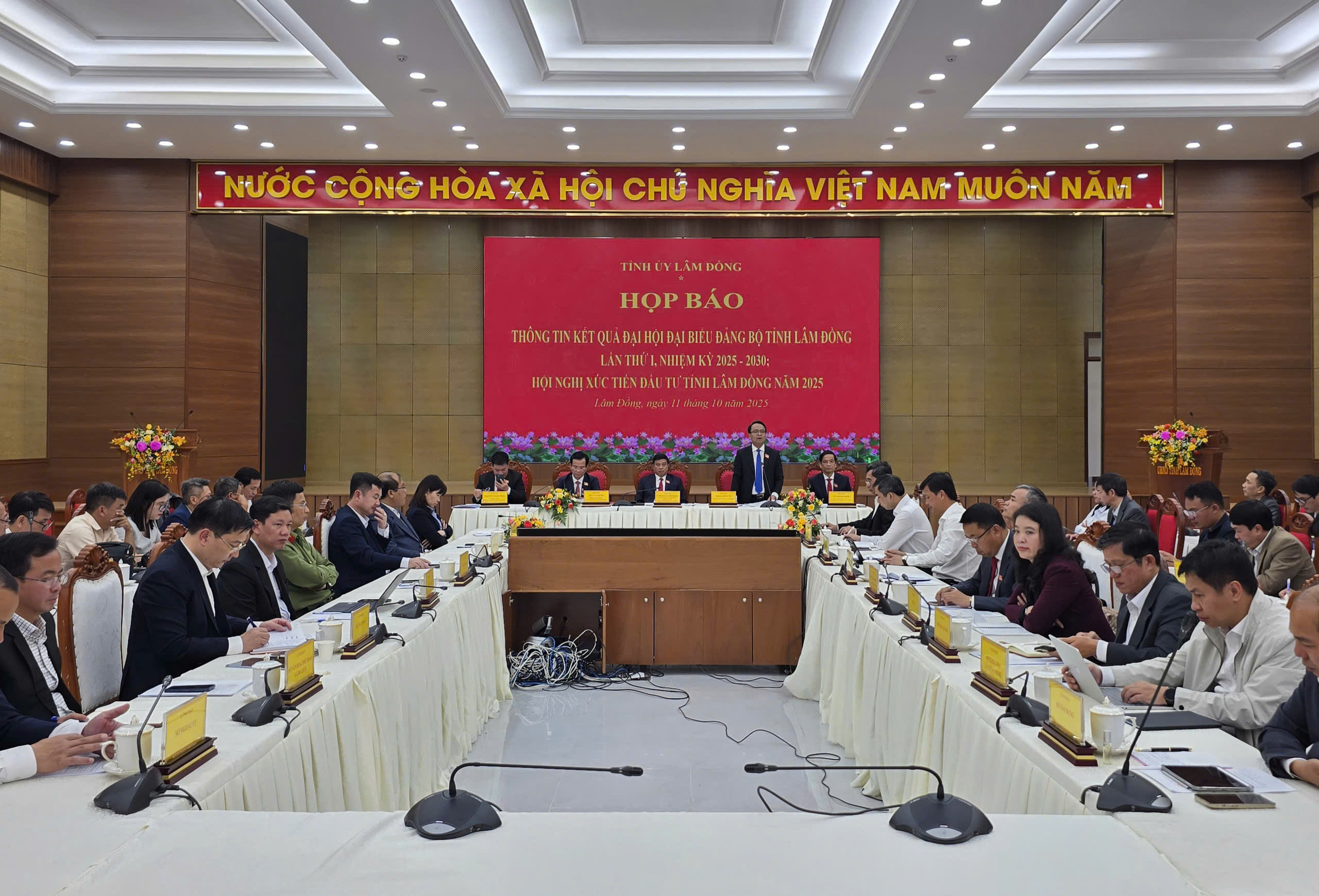 Lâm Đồng hỗ trợ 11 tỉnh phía Bắc 26 tỉ đồng khắc phục hậu quả mưa lũ 1 Lâm Đồng hỗ trợ 11 tỉnh phía Bắc số tiền 26 tỉ đồng khắc phục hậu quả mưa lũ - Ảnh 1.