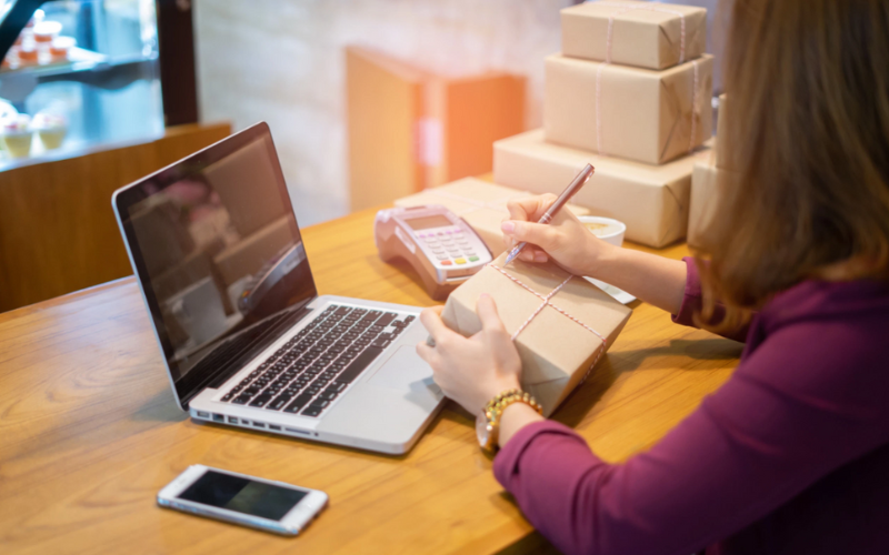 Bán hàng kiếm đồng ra đồng vào: Làm sao biết mình có đang nợ thuế hay không?- Ảnh 1. Bán hàng kiếm đồng ra đồng vào: Làm sao biết mình có đang nợ thuế hay không?- Ảnh 1.