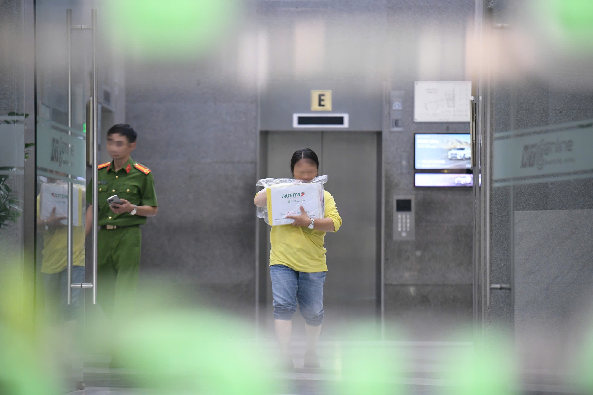 Công an làm việc với Shark Bình về dự án tiền số AntEx tại Hà Nội - Ảnh 1.