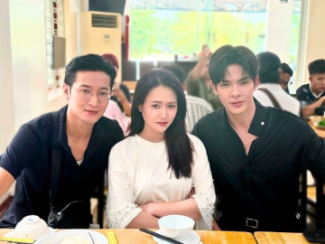 Lan Phương tiết lộ "chuyện riêng tư" phía sau cảnh nóng với Doãn Quốc Đam hút 3 triệu lượt xem, khán giả "té ngửa" 9 Chồng ngoài đời thực của Việt Hoa sắp xuất hiện trong Gió Ngang Khoảng Trời Xanh để giải cứu vợ khỏi Denis Đặng?