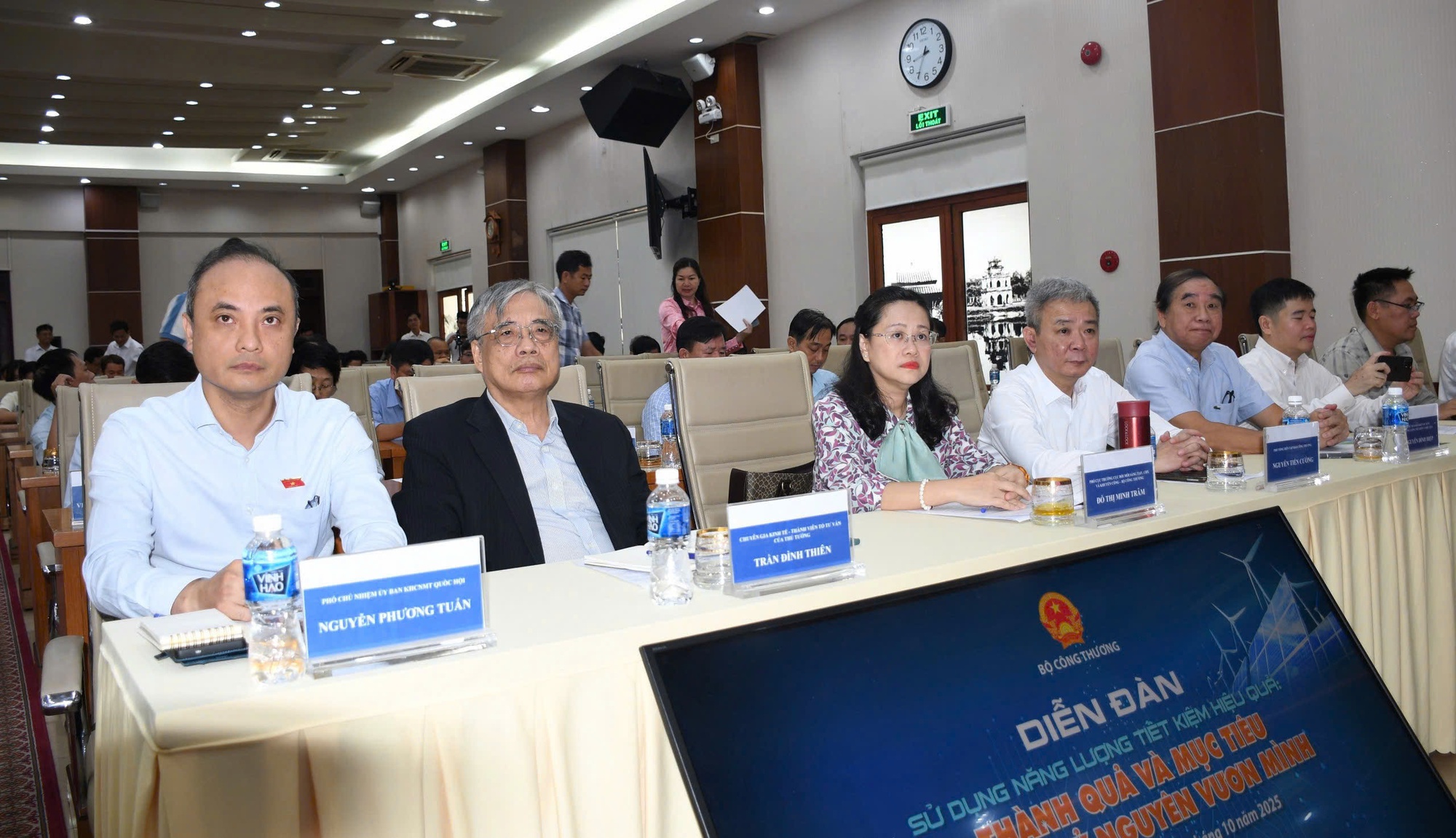 Loại bỏ hàng chục triệu bóng đèn sợi đốt, tiết kiệm hơn 100 triệu kWh mỗi năm- Ảnh 1.