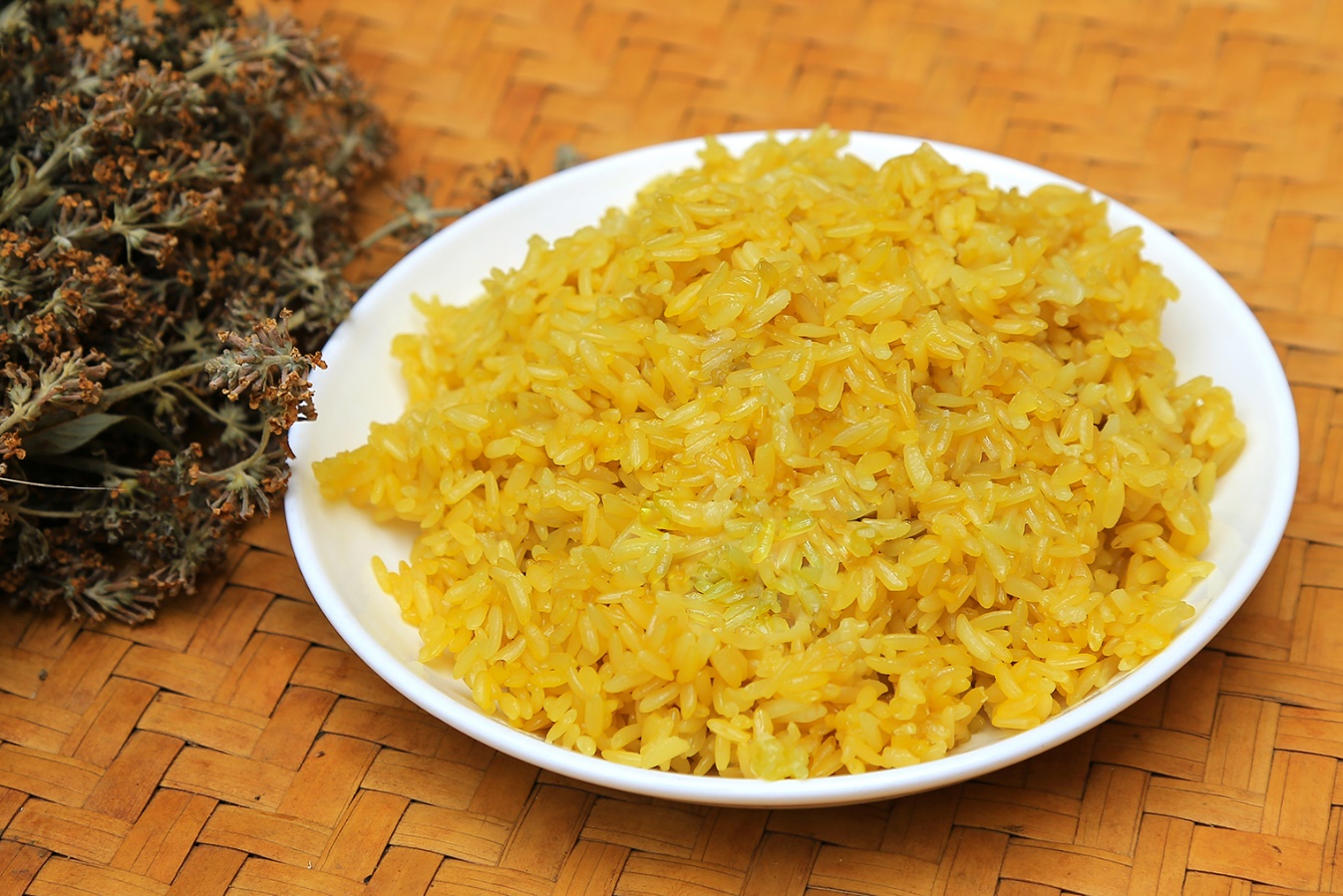 Loại xôi màu vàng nhìn đơn giản nhưng cực ngon