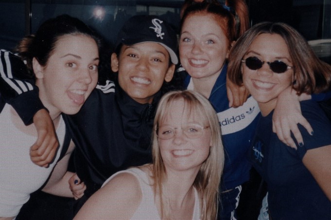 Loạt chi tiết gây sốc trong phim tài liệu về Victoria Beckham - Ảnh 2.