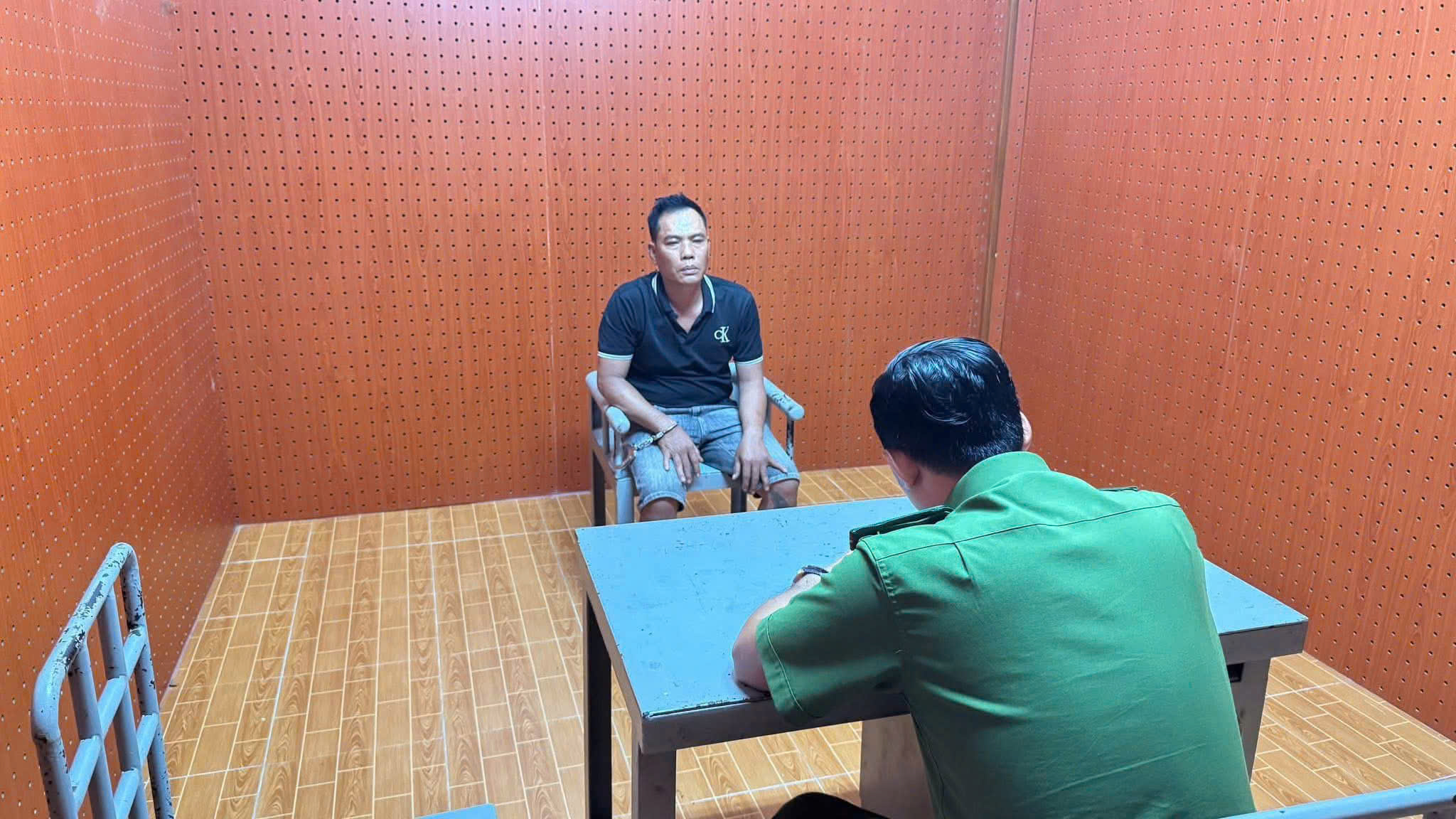 Lời khai của hai đối tượng cướp giật dây chuyền vàng ở TP HCM - Ảnh 1.