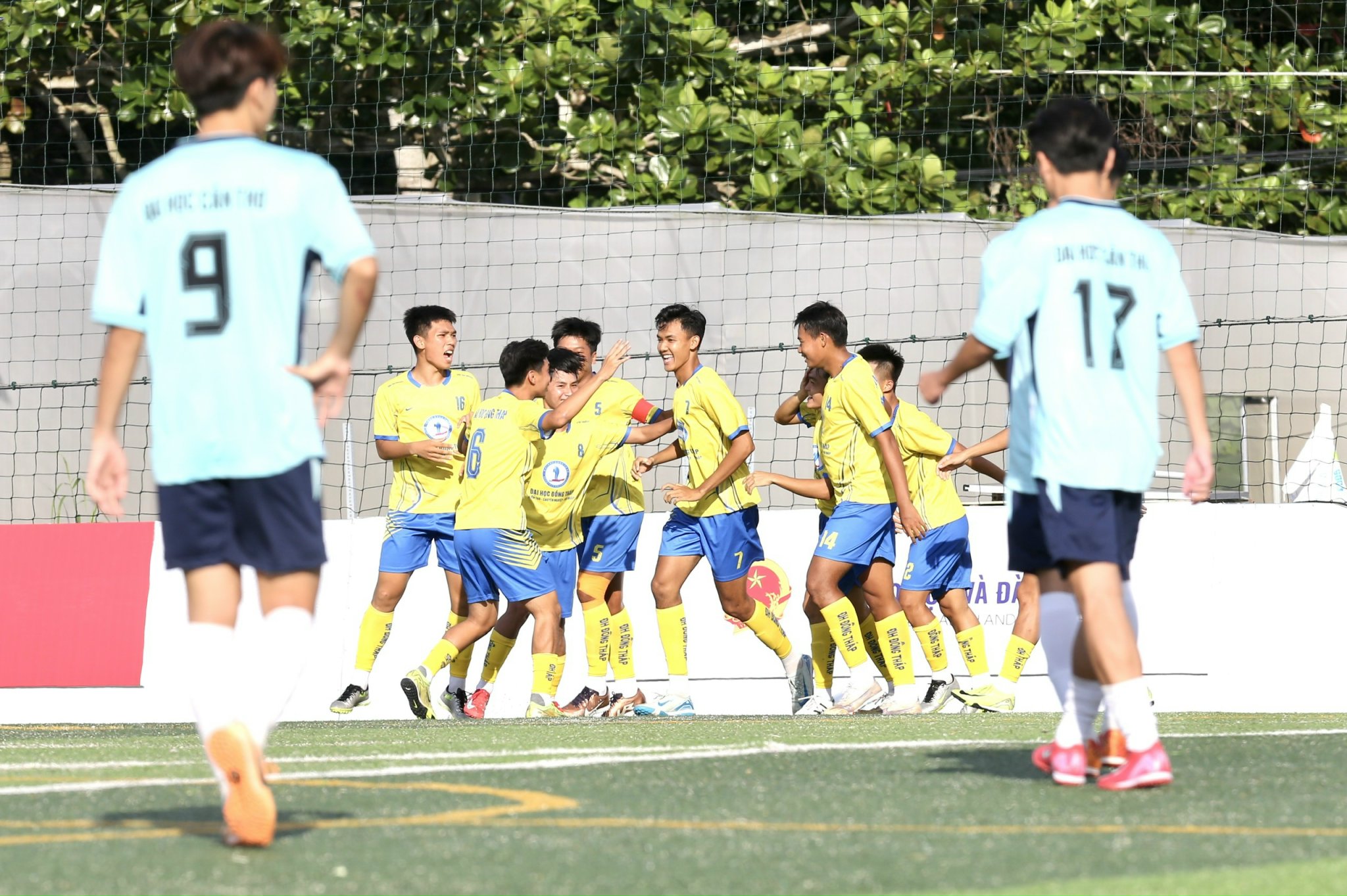 'Lột xác' ngoạn mục, đội Trường ĐH Đồng Tháp và ĐH Cần Thơ vào vòng chung kết- Ảnh 1.