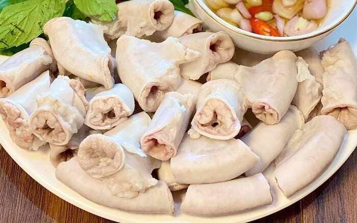 Luộc lòng lợn cho thêm nước này, đảm bảo lòng trắng, cực giòn ngon ăn đã miệng - 1