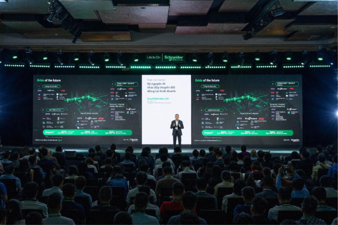 Ông Đồng Mai Lâm, Tổng giám đốc Schneider Electric Việt Nam và Campuchia, chia sẻ về 5 trụ cột chiến lược trong việc phát triển lưới điện thông minh tại sự kiện Ảnh: Schneider Electric