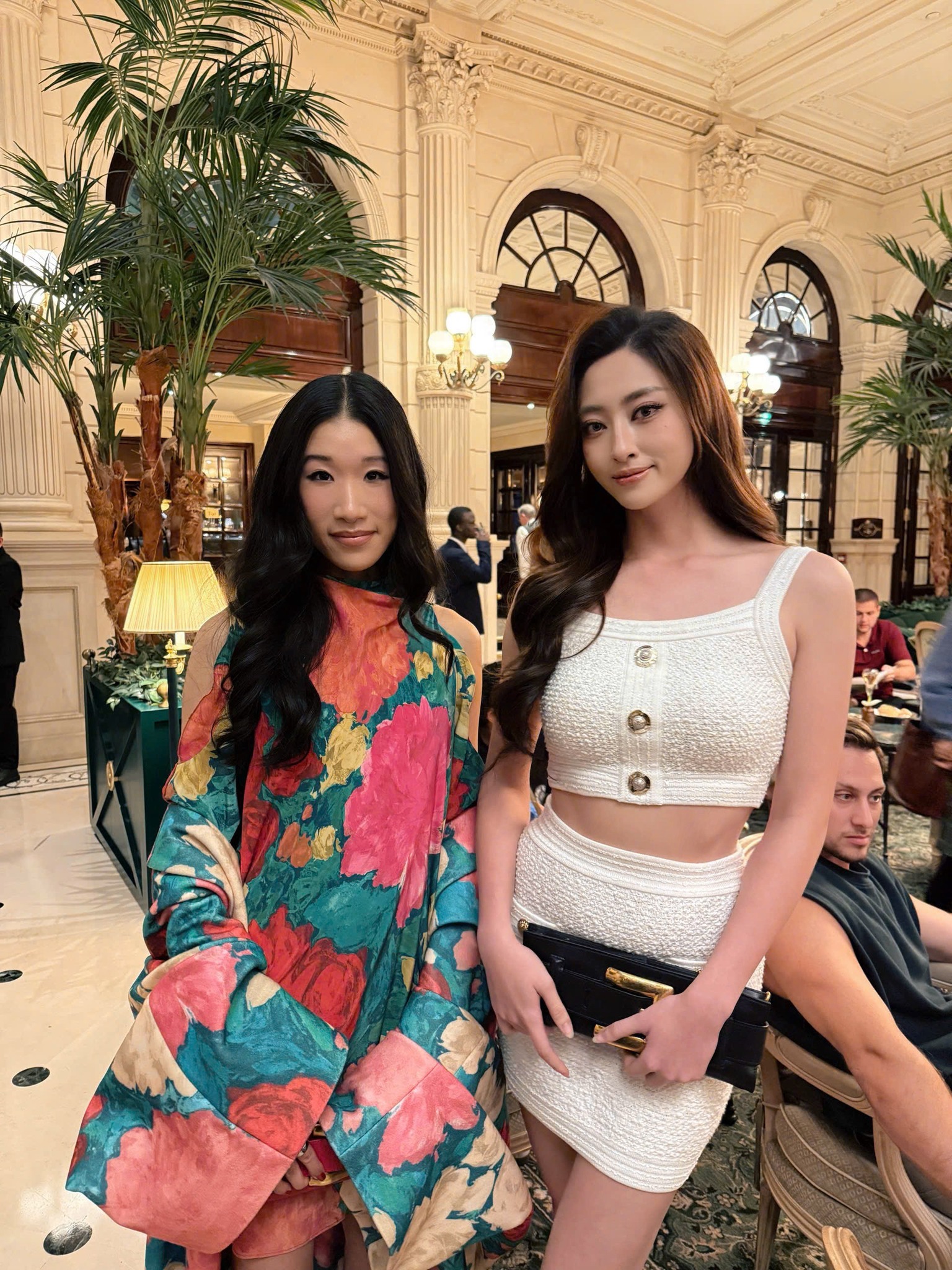 Lương Thùy Linh bỏ brand vắng lặng, dồn dập đi fashion week quốc tế, gặp đại tiểu thư hot nhất TikTok- Ảnh 1.