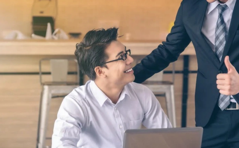 Lương hơn 44 triệu đồng/tháng, tôi vẫn từ chối mời sếp đi ăn để tiết kiệm tiền, 1 tháng sau bất ngờ được thăng chức - Ảnh 1.