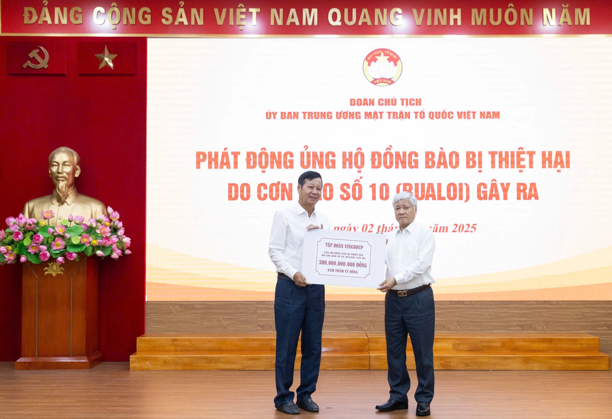 MTTQ Việt Nam phát động ủng hộ đồng bào bị thiệt hại do bão số 10 3 MTTQ Việt Nam phát động ủng hộ đồng bào bị thiệt hại do bão số 10 - Ảnh 3.