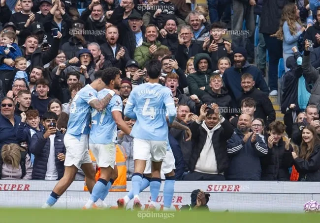 Man City thắng tưng bừng , áp đảo toàn diện trước Burnley. Ảnh: EPA Man City thắng tưng bừng, Liverpool và Chelsea cùng thua sốc