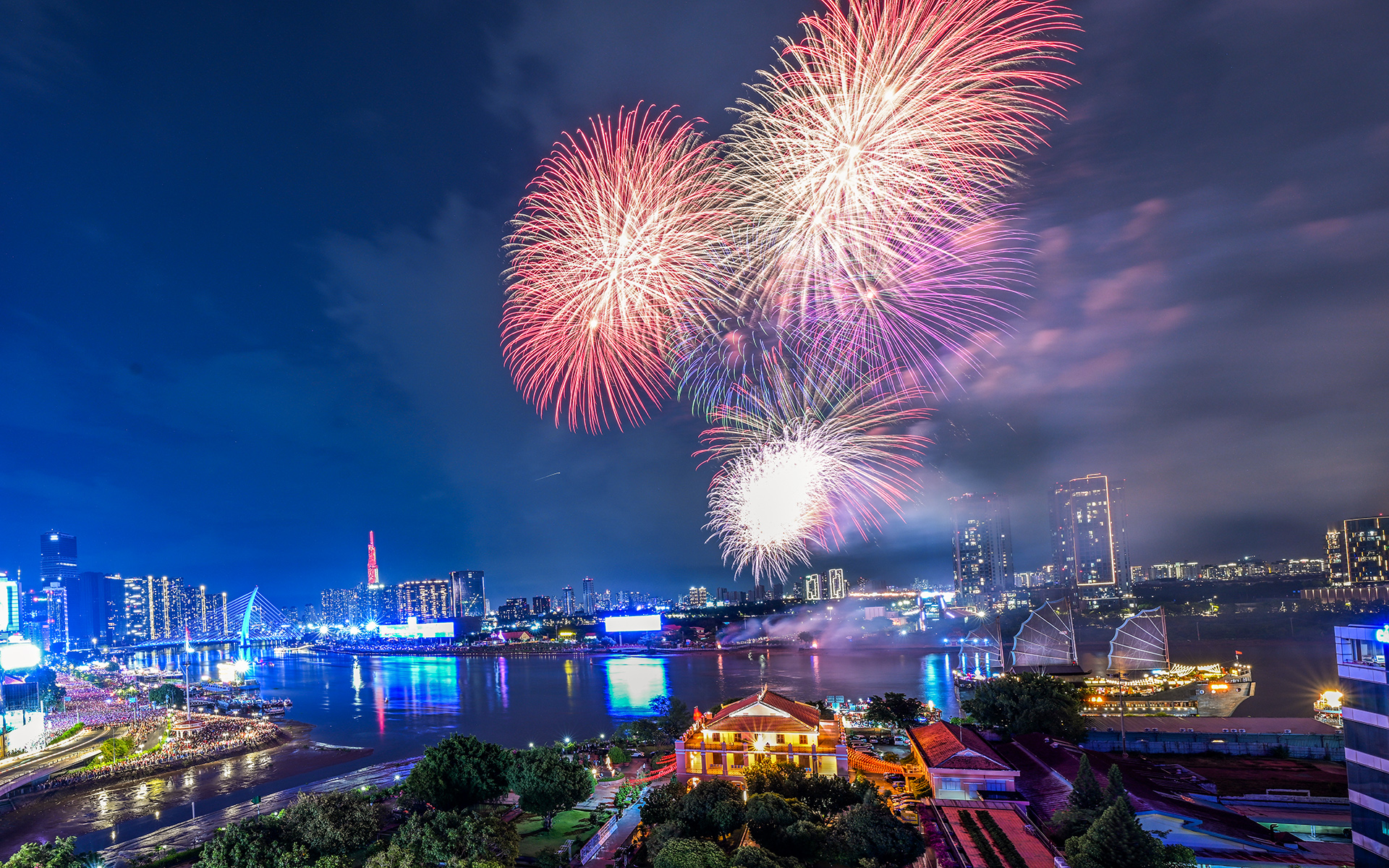 pháo hoa - Ảnh 1.