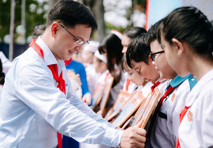 Măng non TP Bác sẵn sàng tiếp bước 1 cháu ngoan bác hồ - Ảnh 1.