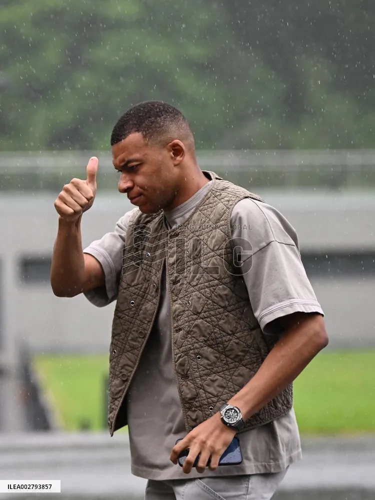 Mbappe đang điều trị chấn thương