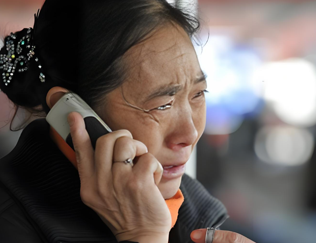 Mẹ vay ngân hàng 2 tỷ cho con trai đi du học, 10 năm sau con về nước ký hợp đồng mua nhà... đứng tên bạn gái- Ảnh 1.