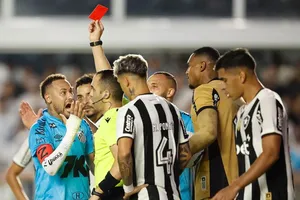 Bắt chước Maradona, Neymar phải xin lỗi vì thẻ đỏ