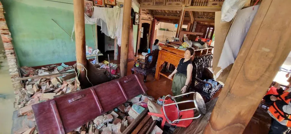 Theo Cục Thuế, hộ, cá nhân kinh doanh bị thiệt hại do bão được giảm thuế thu nhập cá nhân, thuế tiêu thụ đặc biệt, thuế tài nguyên. Ảnh: VIẾT LONG Theo Cục Thuế, hộ, cá nhân kinh doanh bị thiệt hại do bão được giảm thuế thu nhập cá nhân, thuế tiêu thụ đặc biệt, thuế tài nguyên. Ảnh: VIẾT LONG