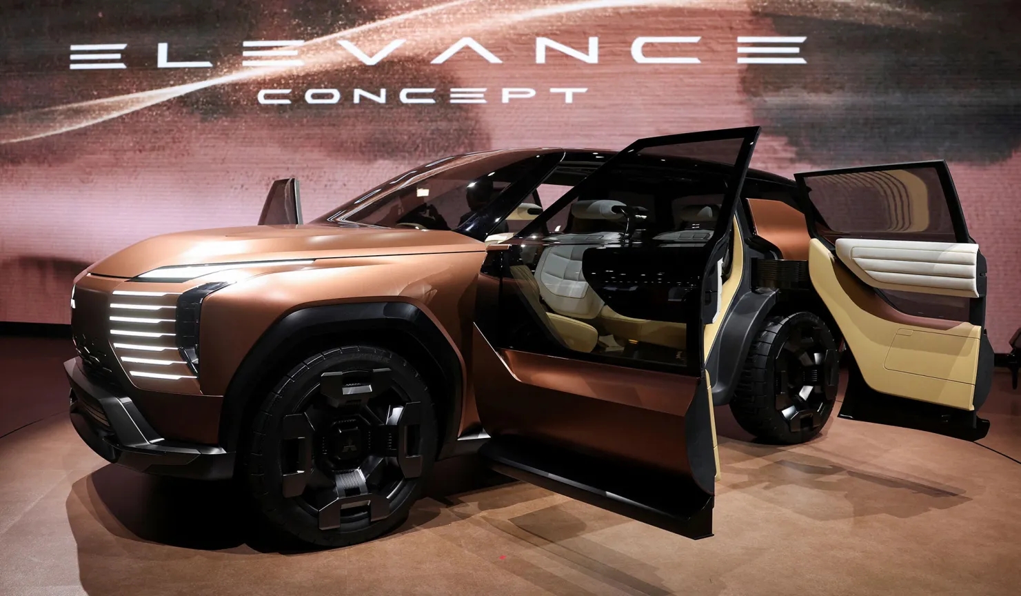 Mitsubishi Pajero Sport - Ảnh 1.