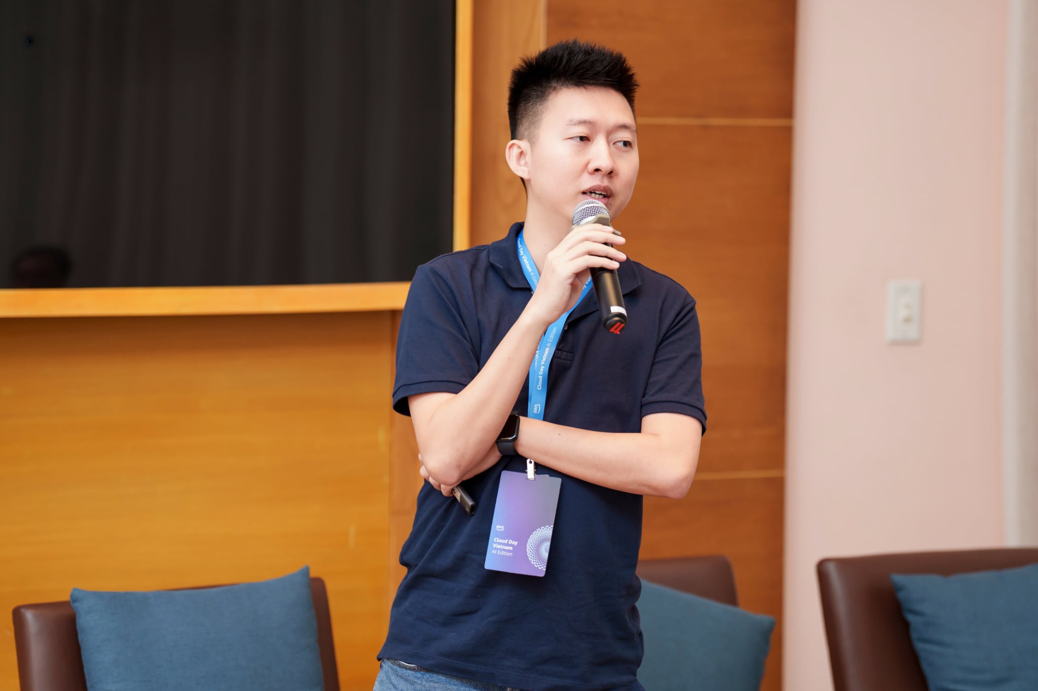 Mỗi giờ có hơn 5 doanh nghiệp Việt bắt đầu dùng AI - Ảnh 1. Mỗi giờ có hơn 5 doanh nghiệp Việt bắt đầu dùng AI - Ảnh 1.