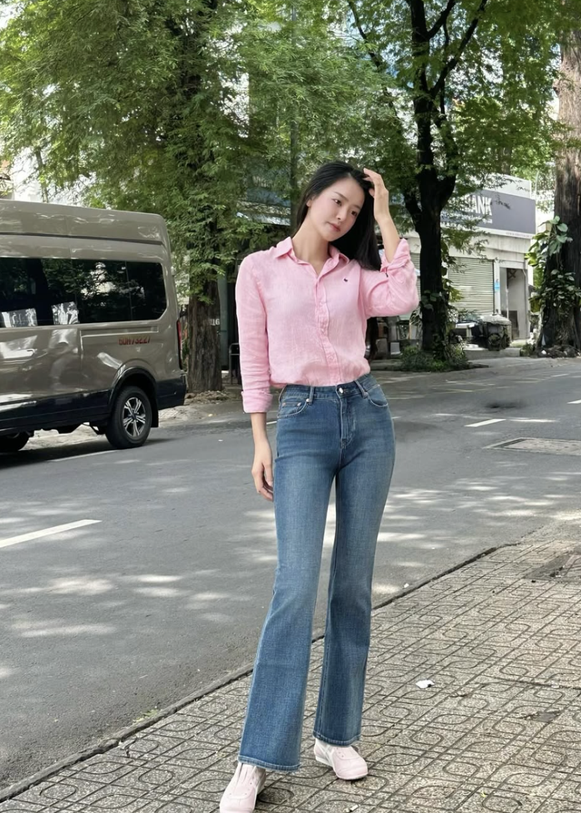 Một lần thử quần ống loe, nàng sẽ muốn mặc mãi- Ảnh 1.