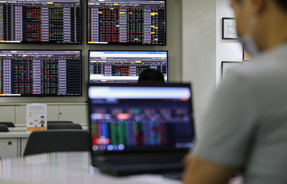 Mua boi thu cua cong ty chung khoan