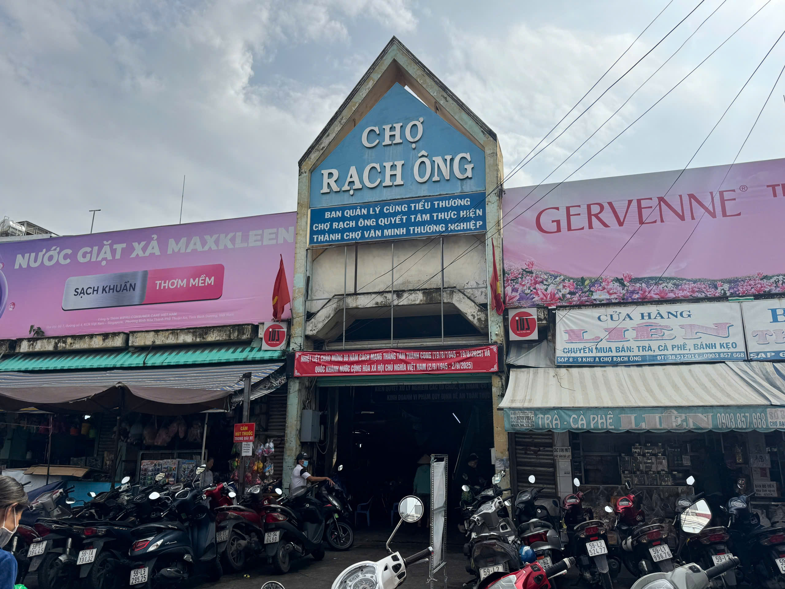 Đời chợ ở TP.HCM: Mùi cá và ký ức 21 năm ở chợ Rạch Ông- Ảnh 1.